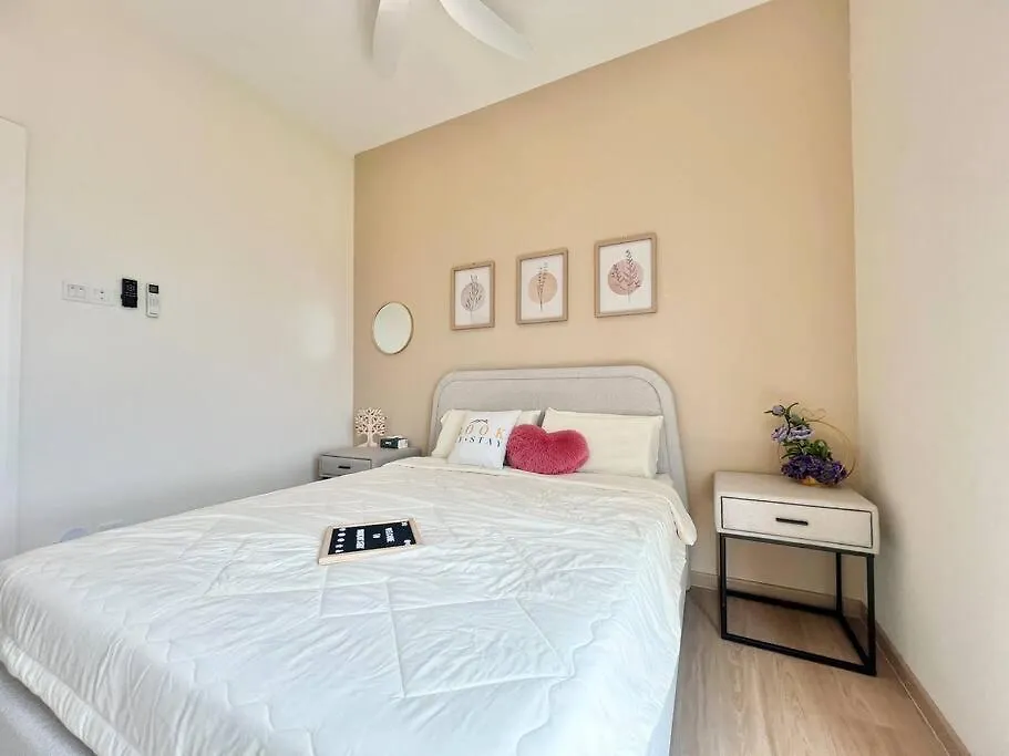 3Br Mosaic Midvalley Southkey W Bathtub Johor Bahru 0*,  Malaysia