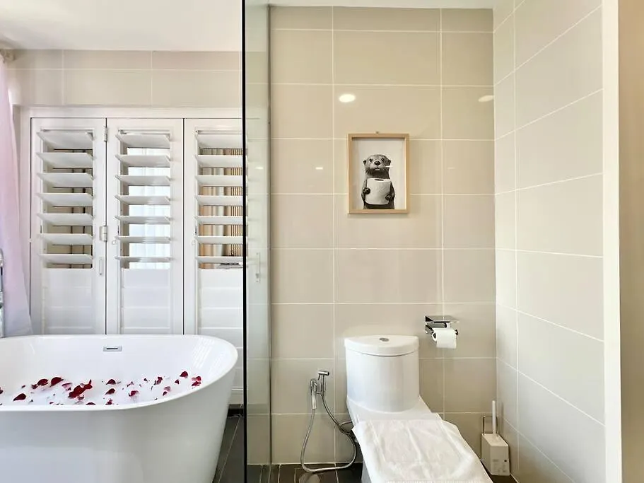3Br Mosaic Midvalley Southkey W Bathtub Johor Bahru Malaysia