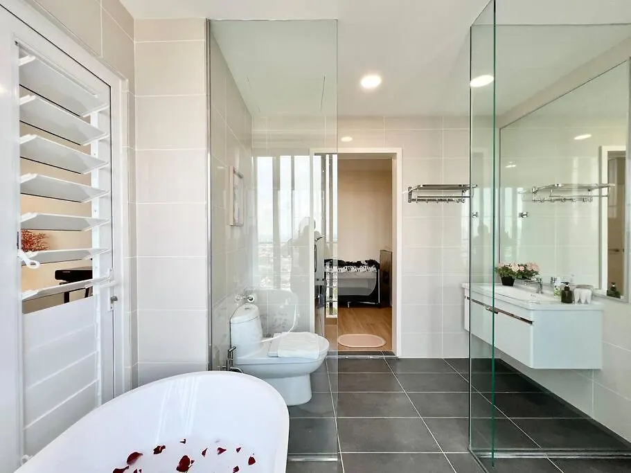 Apartment 3Br Mosaic Midvalley Southkey W Bathtub Johor Bahru