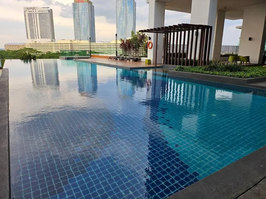 3Br Mosaic Midvalley Southkey W Bathtub Johor Bahru 0*,  Malaysia